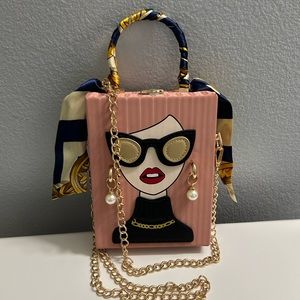 New Novelty Lady Face Crossbody with Twilly Box Shape
